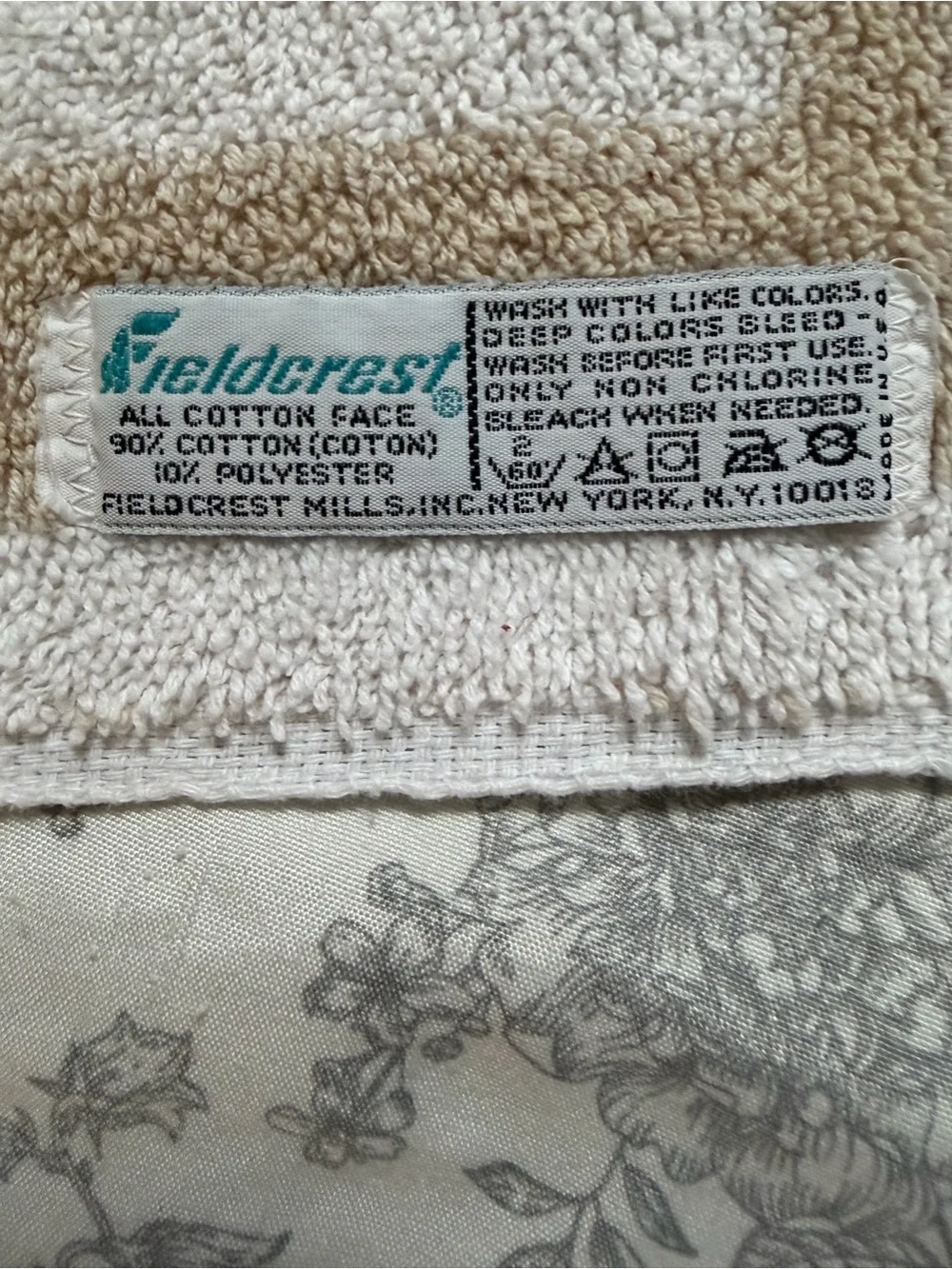 Fieldcrest Floral Border Bath Towel - Cream and Tan